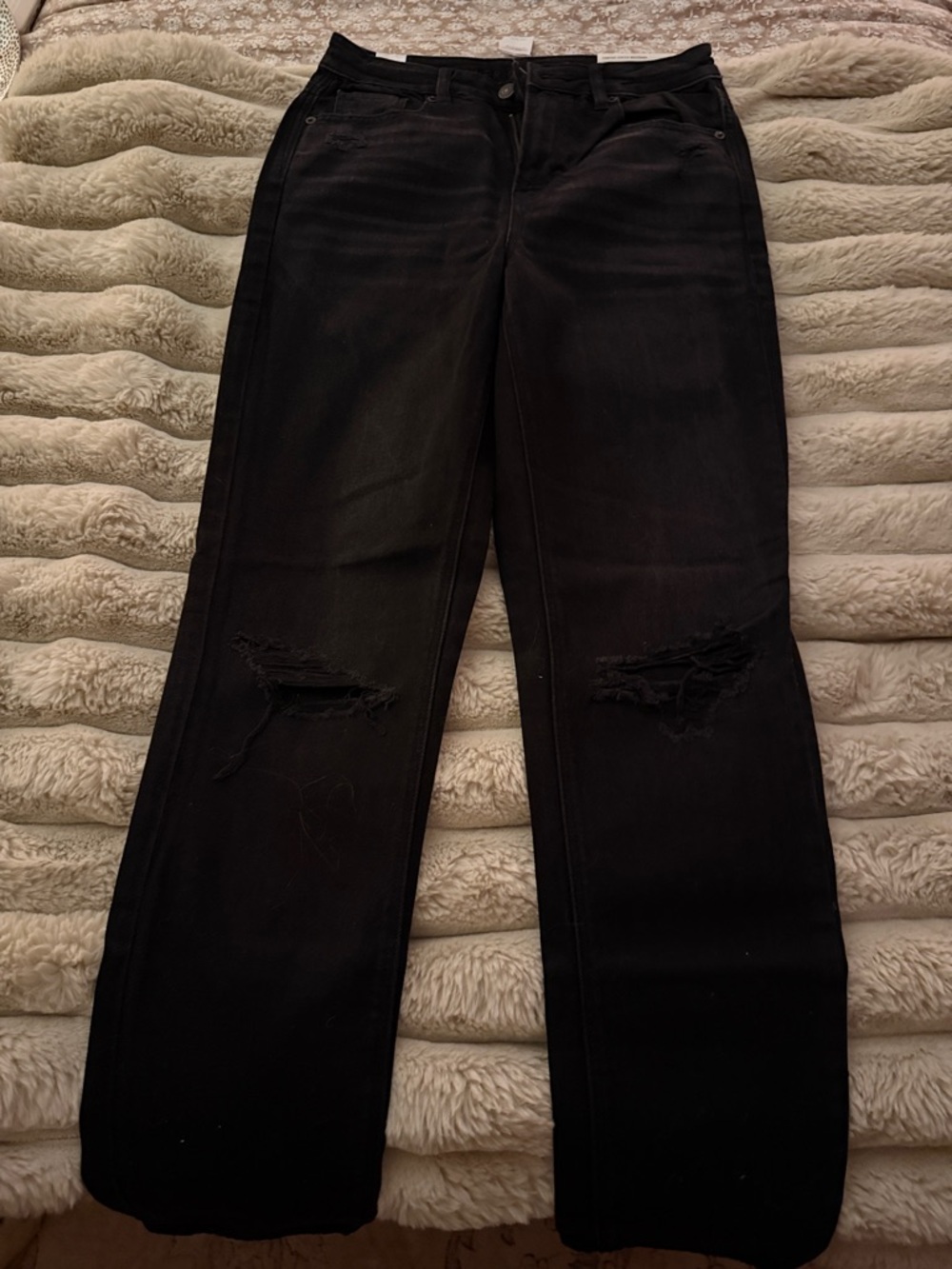 American Eagle Women’s Distressed Straight-Leg Jeans